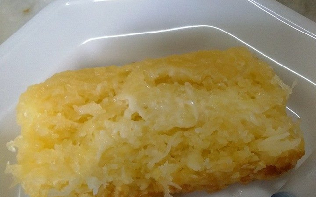 Bolo de mandioca com requeijão cremoso