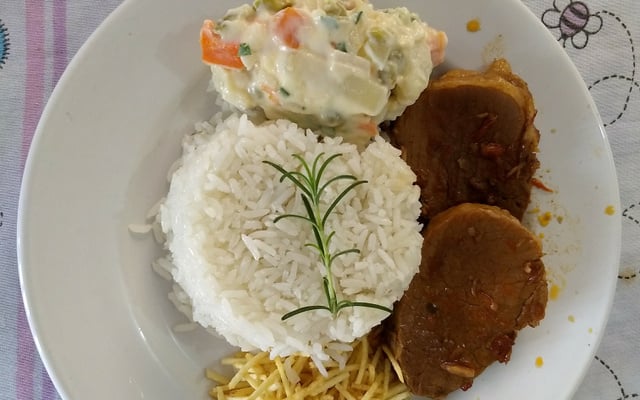 Lagarto na panela de pressão