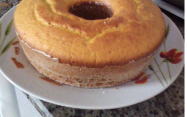 Bolo fácil de laranja sem glúten