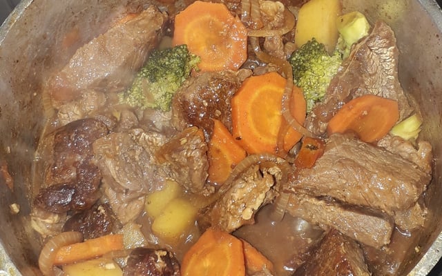 Picadinho de carne com legumes