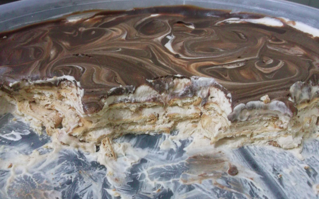 Torta gelada de café com paçoca