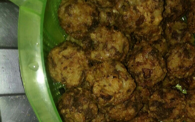 Bolinho de arroz com carne moída