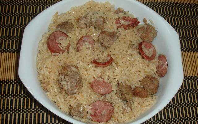 Arroz com linguiça