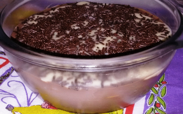 Torta de bolacha com doce de leite