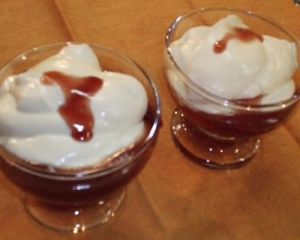 Queijo cremoso com frutas