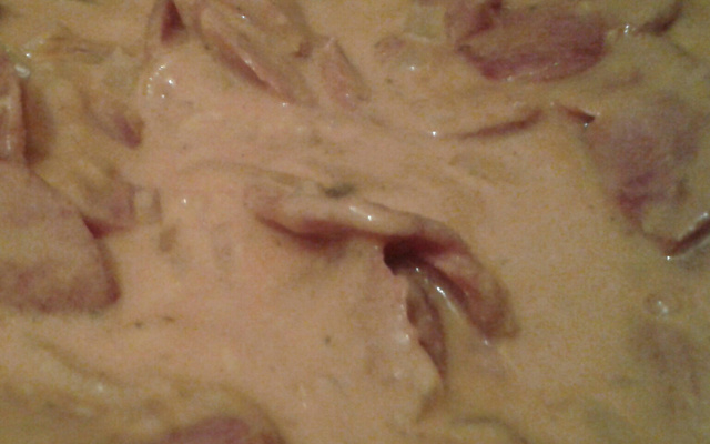 Estrogonofe de linguiça calabresa e champignon