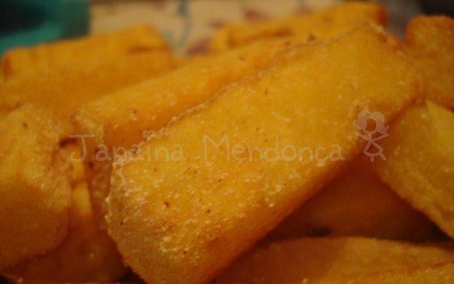 Polenta frita crocante
