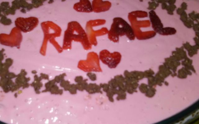 Pavê mousse de morango e chocolate da Taí