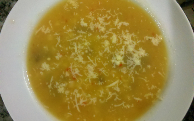 Sopa de carne e legumes