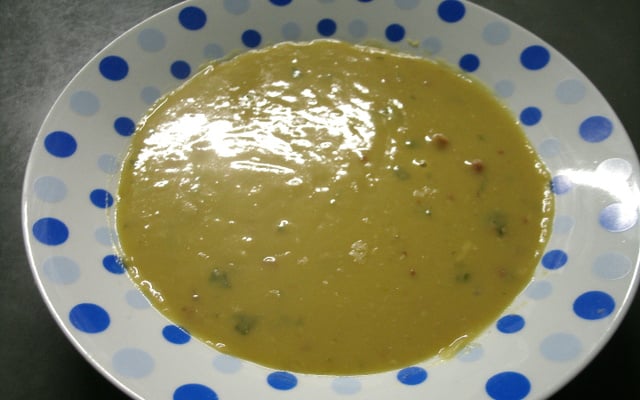 Caldo de ervilha com calabresa