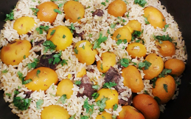 Arroz com pequi e carne de sol