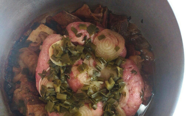 Costela com linguiça na panela de pressão