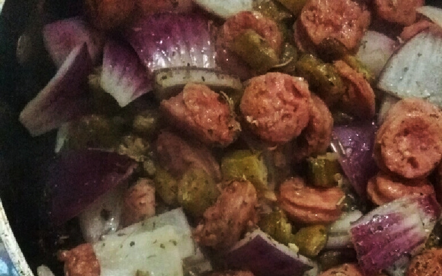 Quiabo com lingüiça