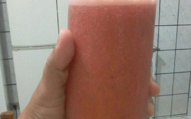Suco de melancia com gengibre