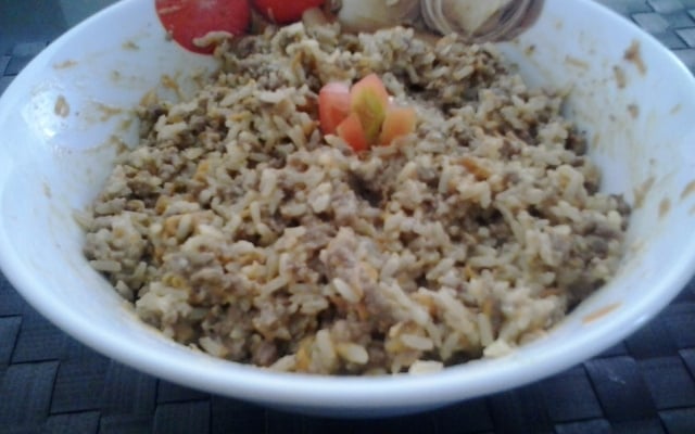 Risoto de arroz integral e frango desfiado