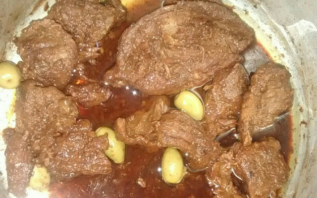 Carne com molho ferrugem