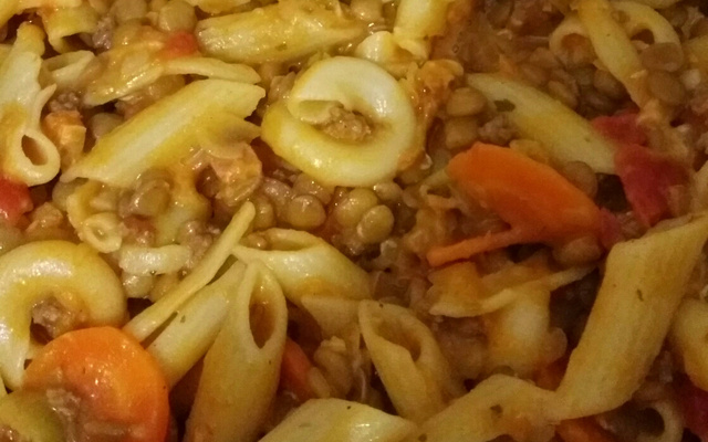 Macarrão com lentilha delicioso