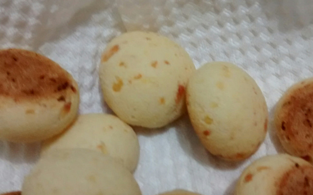 Pão de queijo com casquinha crocante