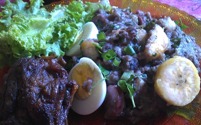 Feijão tropeiro à capixaba