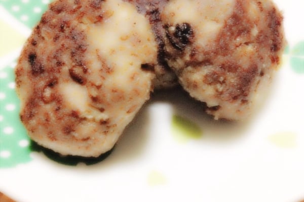 Bolinho de carne moída com farinha de milho