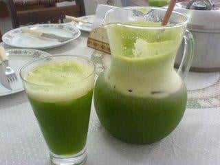Suco verde refrescante