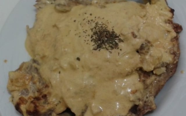 Filé ao molho de maracujá