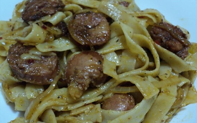 Macarrão com linguiça