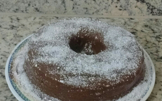 Bolo simples de chocolate