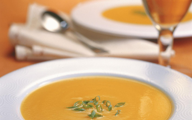 Sopa de maçã, abóbora e gengibre