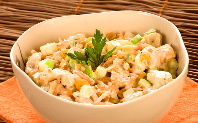 Salada de frango agridoce