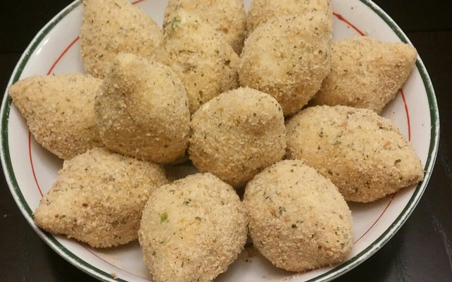 Bolinho de mandioca recheado