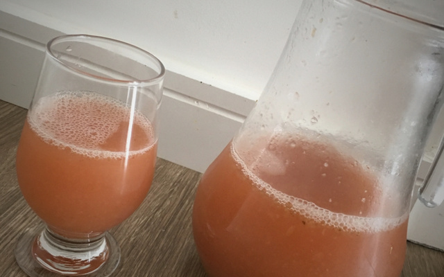 Suco de uva com morango
