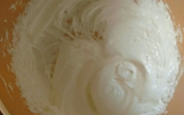 Glacê de clara em neve