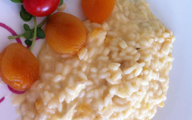 Risoto de queijo brie com damasco especial