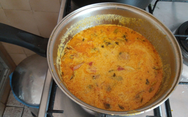 Caldo de mexilhão incrementado à baiana