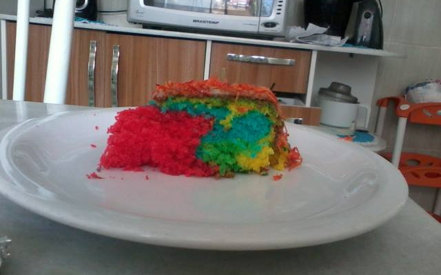 Bolo arco-íris