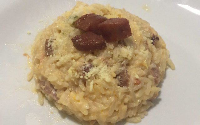 Risoto de bacon e calabresa