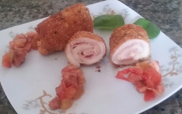 Rolês de frango recheado