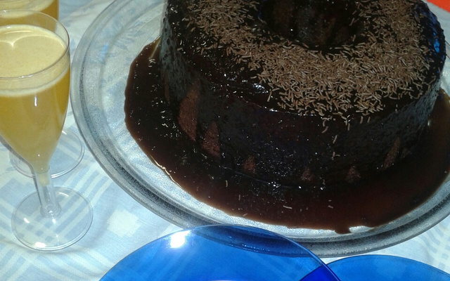 Bolo de chocolate diferente (assado com a cobertura)