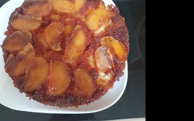 Torta de maçã caramelizada