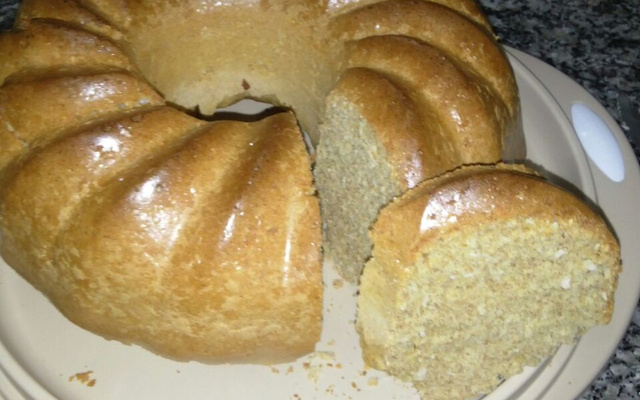 Bolo fácil de fubá com farinha integral de liquidificador