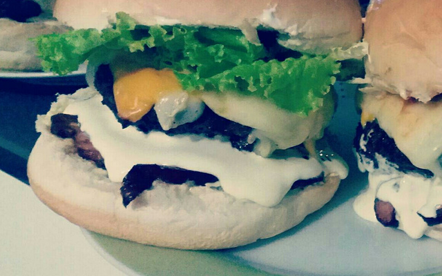 Hambúrguer de costela