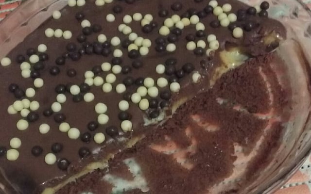 Sobremesa tipo torta de creme belga com ganache