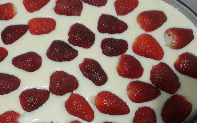 Torta Gelada de Morango