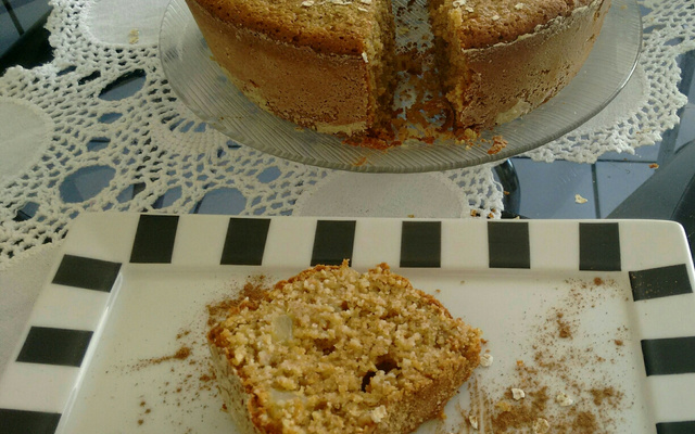 Bolo de laranja integral com ameixas