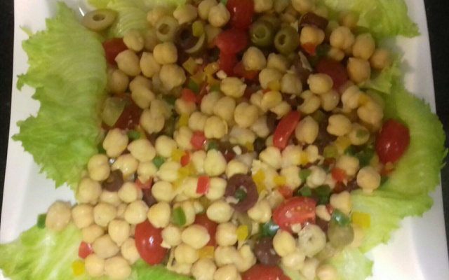 Salada de grão-de-bico