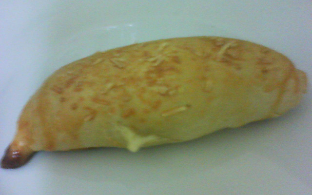 Pão semi folhado de presunto