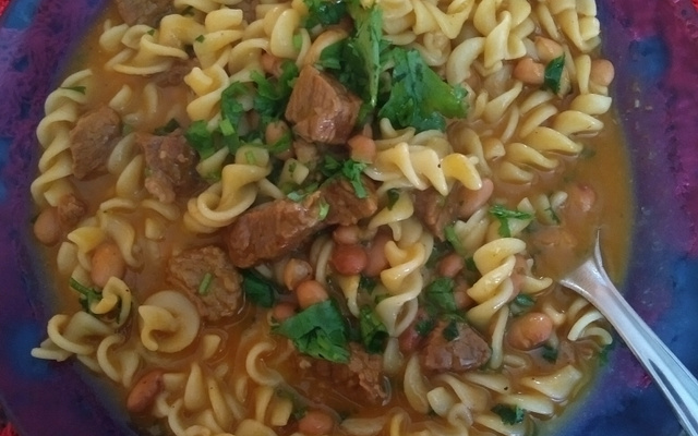 Sopa com caldo de feijão