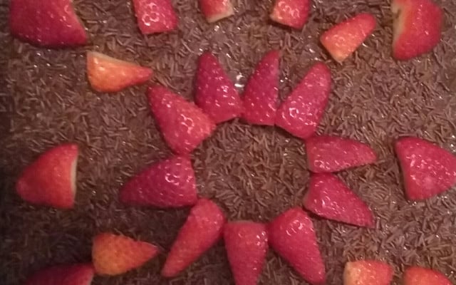 Bolo de chocolate com morango