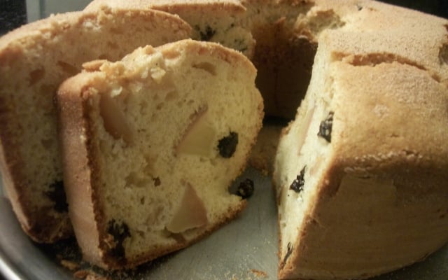 Bolo de maçã com passas
